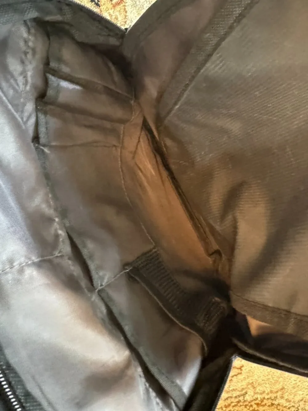 Samsung Backpack - Samsung Select Field Academy - USB Port